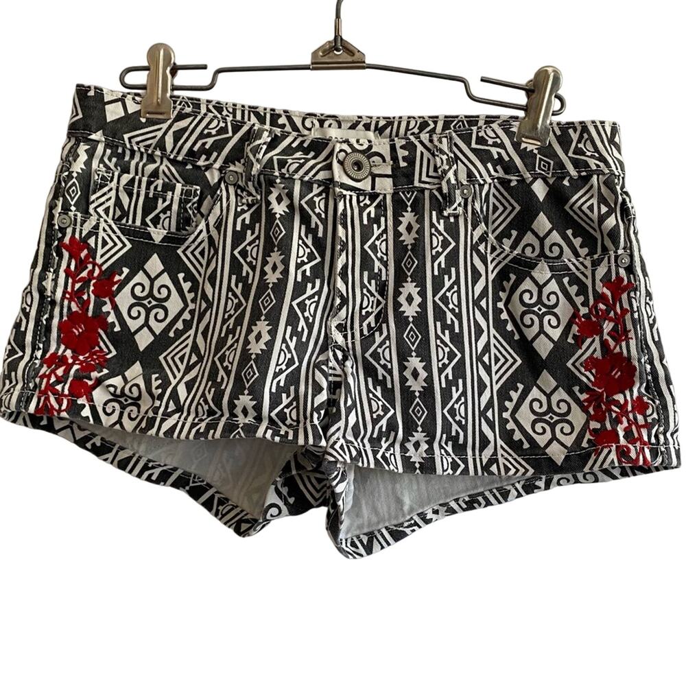 Black white shorts with red embroidery size 27 Y2K